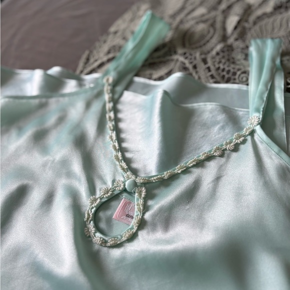 Mint Green Satin Chemise with V-Neckline - Picture 6 of 8